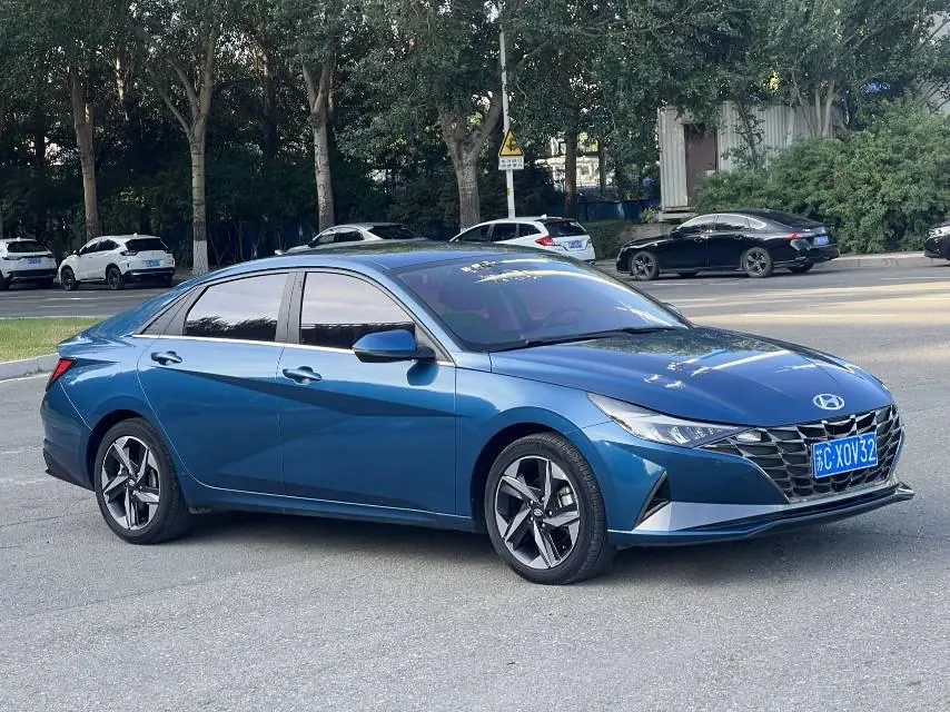 Hyundai 2021 Elantra -3-compartment 1.5 stepless LUX premium automatic gear 2