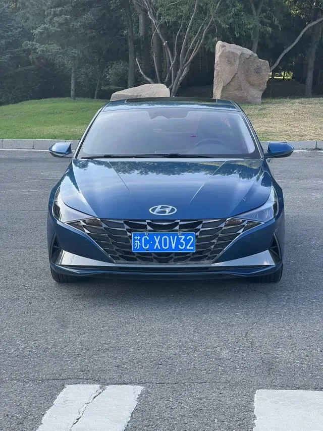 Hyundai 2021 Elantra -3-compartment 1.5 stepless LUX premium automatic gear 3