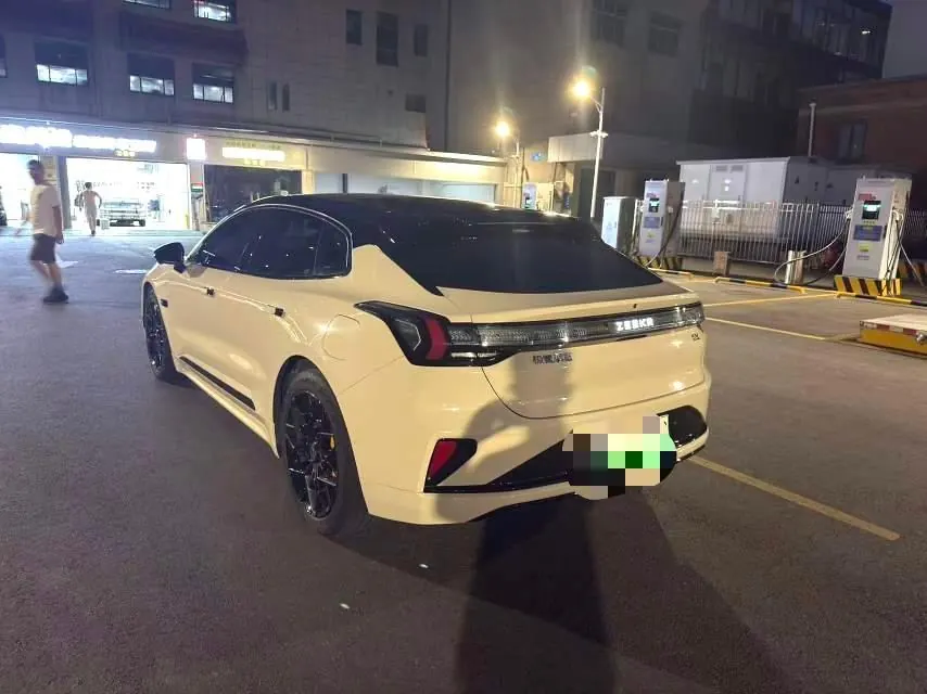 Zeekr 2025 Zeekr 001 WE Edition 95kWh Four-wheel Drive Automatic 6