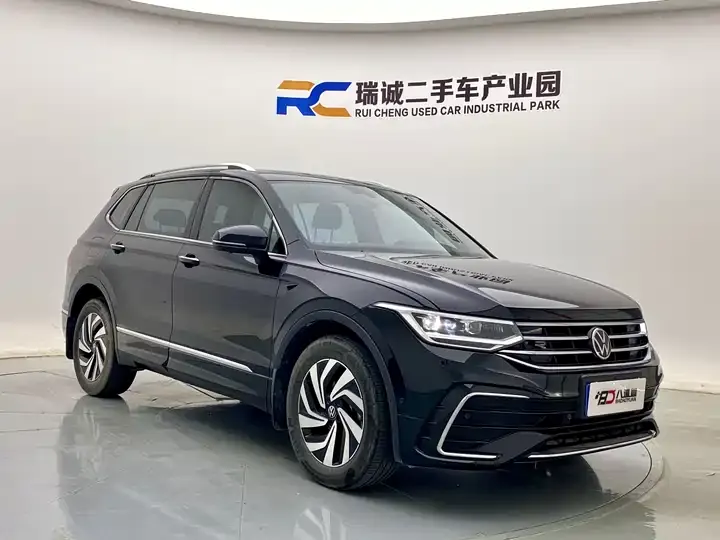 Tiguan L 2024 outstanding 330TSI automatic two-wheel drive R-Line Long Yao Edition 3