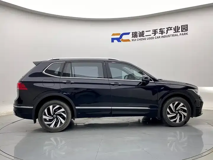 Tiguan L 2024 outstanding 330TSI automatic two-wheel drive R-Line Long Yao Edition 4
