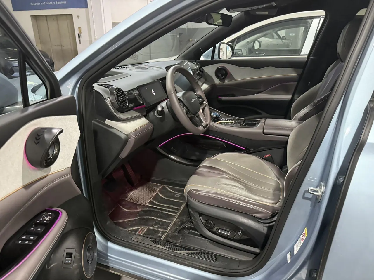 BYD 2023 frigates 07 DM-i 1.5T stepless 100KM luxury automatic gear 3