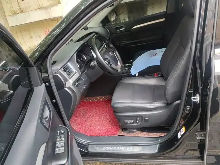Highlander 2018 2.0T 4-wheel drive distinguished edition 7-seat country VI 8