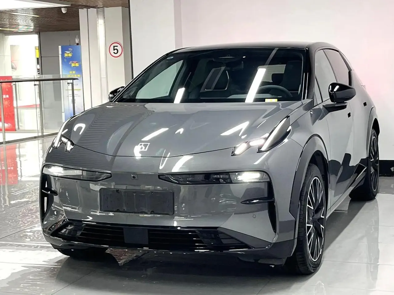 Open image lightbox: Zeekr 2025 Zeekr X five-seat four-wheel drive sports version automatic gear