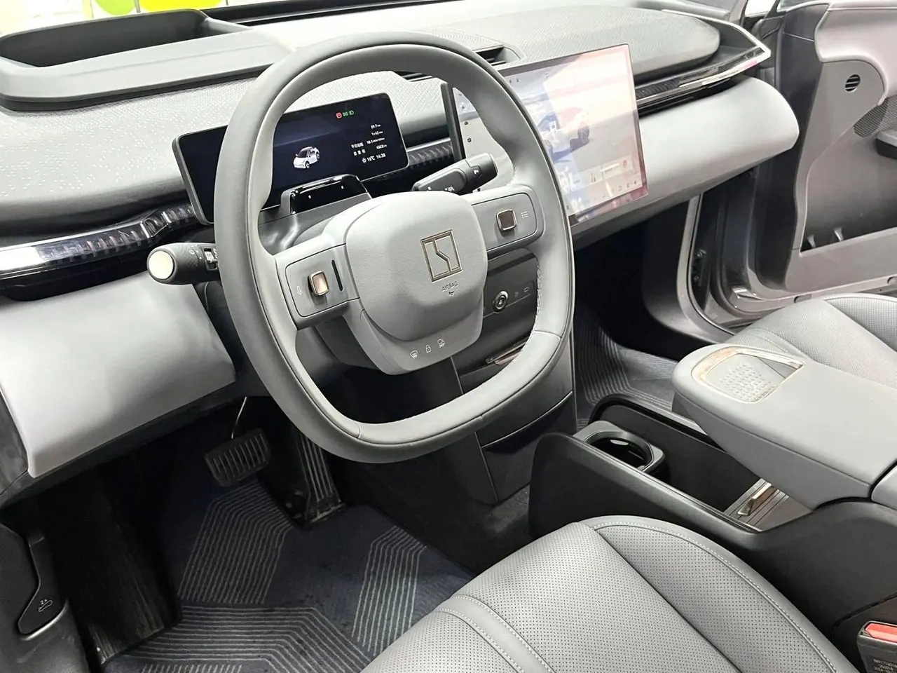 Zeekr 2025 Zeekr X five-seat four-wheel drive sports version automatic gear 4