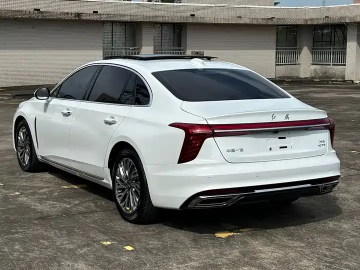 HongQi H5 2023 2.0T Auto Zhilian Flag Edition 7
