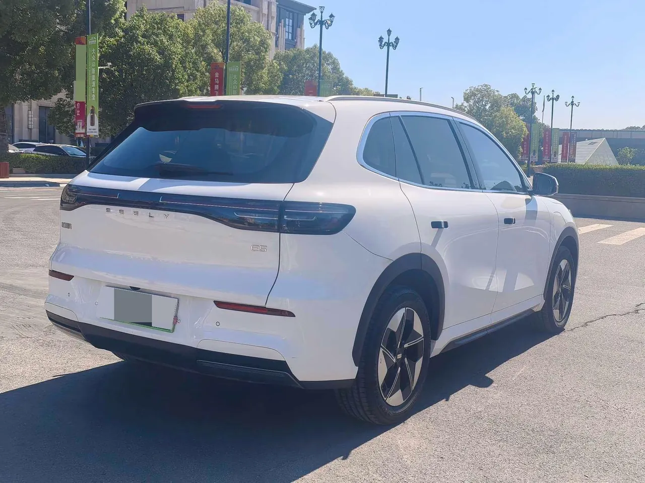 Geely Galaxy 2024 E 5 530km Discovery Edition Automatic Gear 8