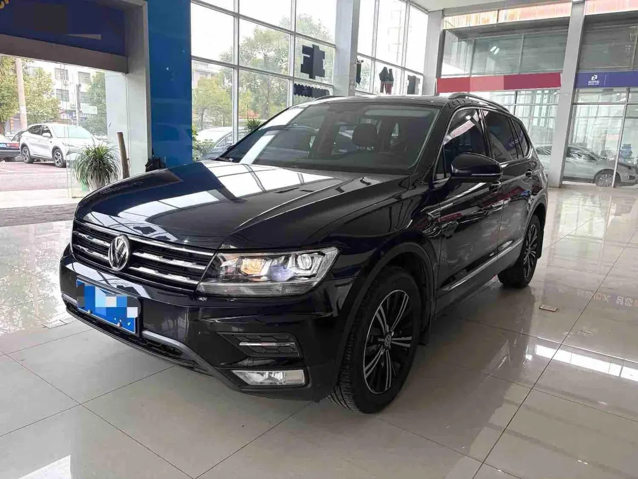 Volkswagen 2021 Tiguan L 2.0TSI 330TSI Two-Drive Smart Edition Automatic Gear - View 1