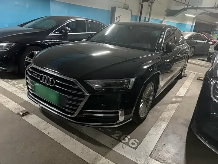 Открыть галерею: Audi A8 2021 A8L 50 TFSI quattro Comfort