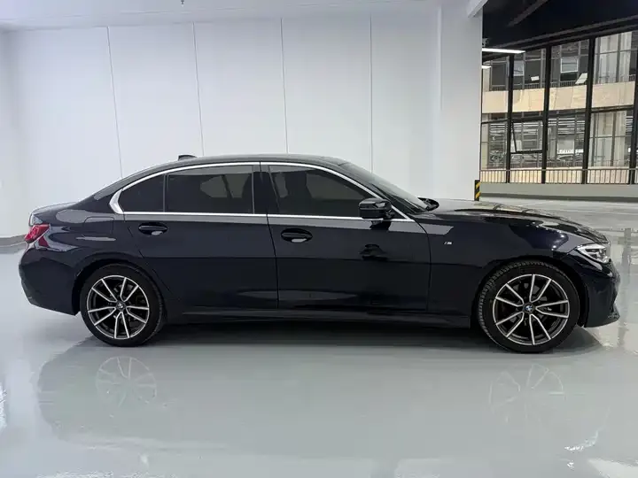 BMW 3 Series 2021 325Li M Sports Suit 4