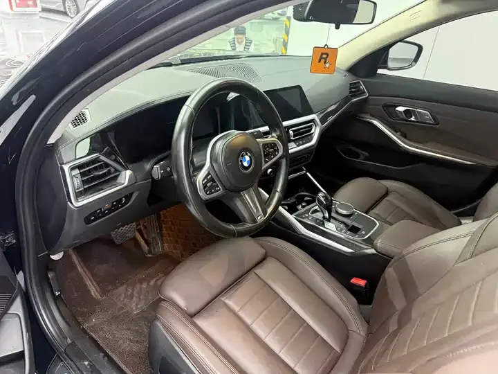 BMW 3 Series 2021 325Li M Sports Suit 5