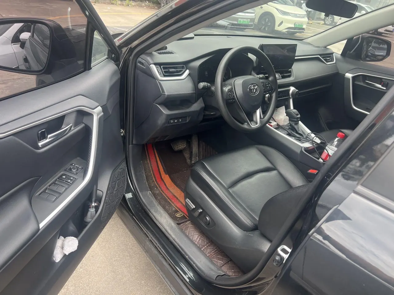 Toyota 2024 RAV4 Rongbo 2.0 Stepless Two-Drive Fashion Plus Edition Automatic Gear 2