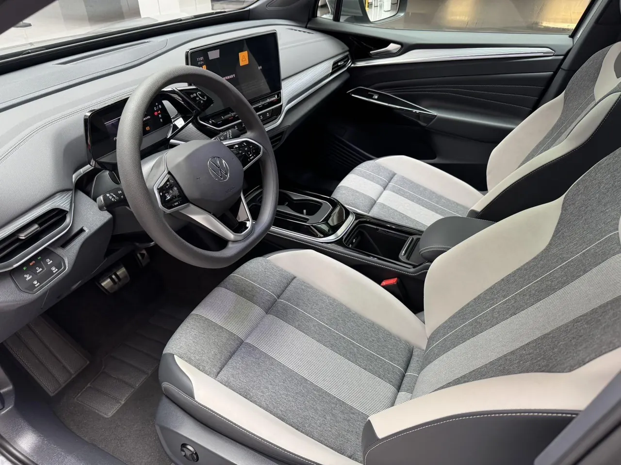 Volkswagen 2024 ID. 4 CROZZ Pure Limited Edition Automatic Transmission 11