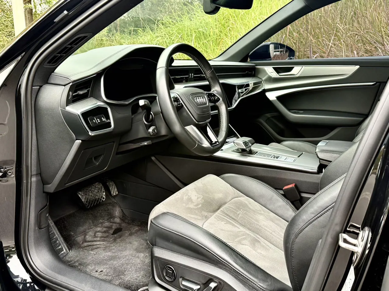 Audi 2023 A6L 2.0TFSI 45TFSI Selected Dynamic (Modified) Automatic Gear 4