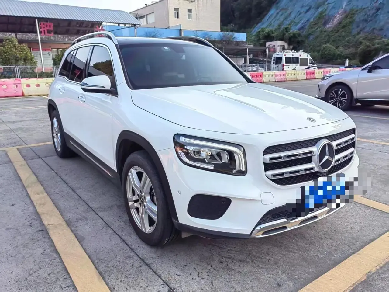 Mercedes Benz 2021 GLB 200 1.3T Dynamic Automatic 3