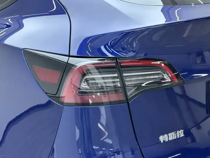 Model Y 2022 long-range all-wheel drive 12