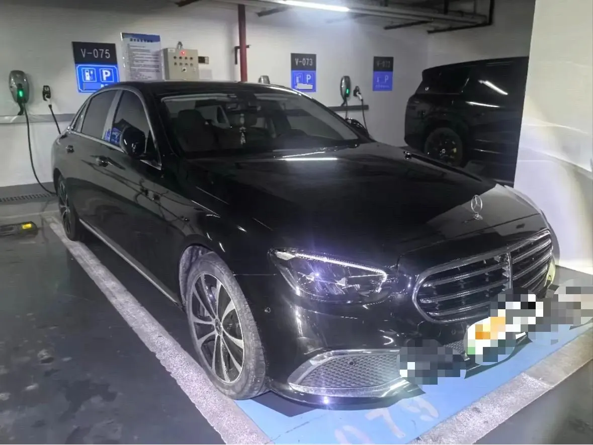 Mercedes Benz Class E New Energy 2022 E 350 e L 2.0T Automatic Gear 3