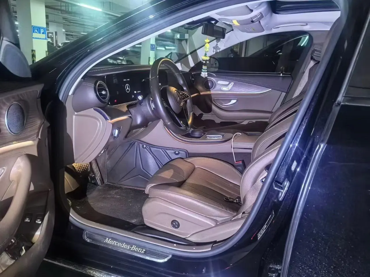 Mercedes Benz Class E New Energy 2022 E 350 e L 2.0T Automatic Gear 4