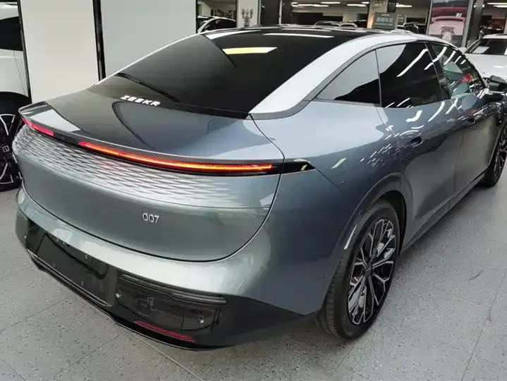 Zeekr 007 2024 rear drive version 100kWh 3