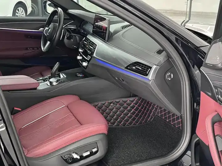 BMW 5 Series 2022 530Li Exclusive M Sports Suit 10