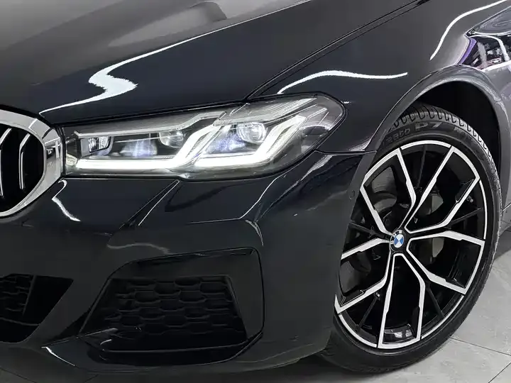 BMW 5 Series 2022 530Li Exclusive M Sports Suit 12
