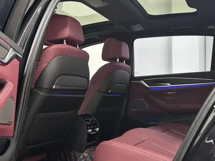 BMW 5 Series 2022 530Li Exclusive M Sports Suit 7
