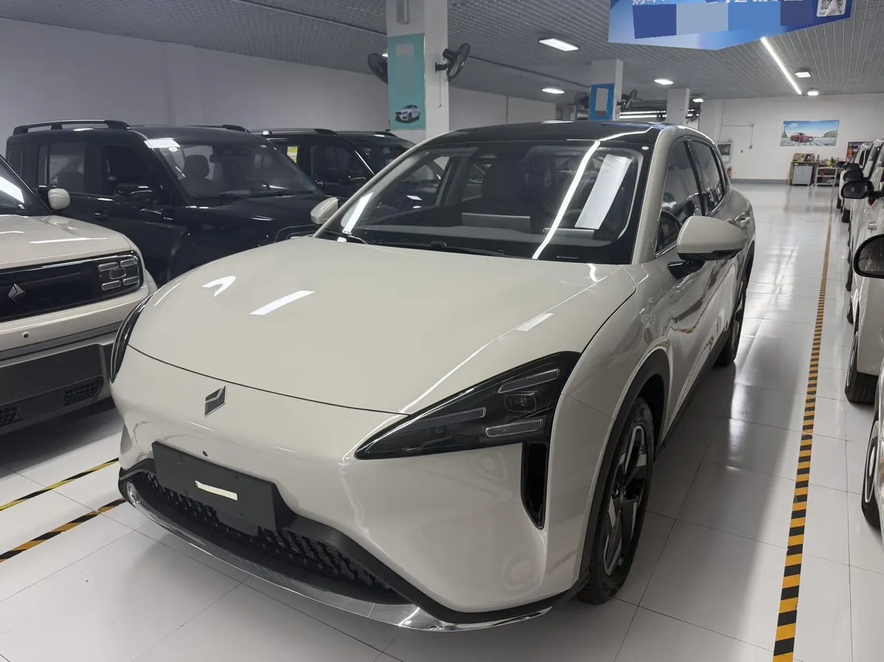Открыть галерею: BaoJun 2026 Yunhai 500km Pure Electric Standard Edition Automatic Gear