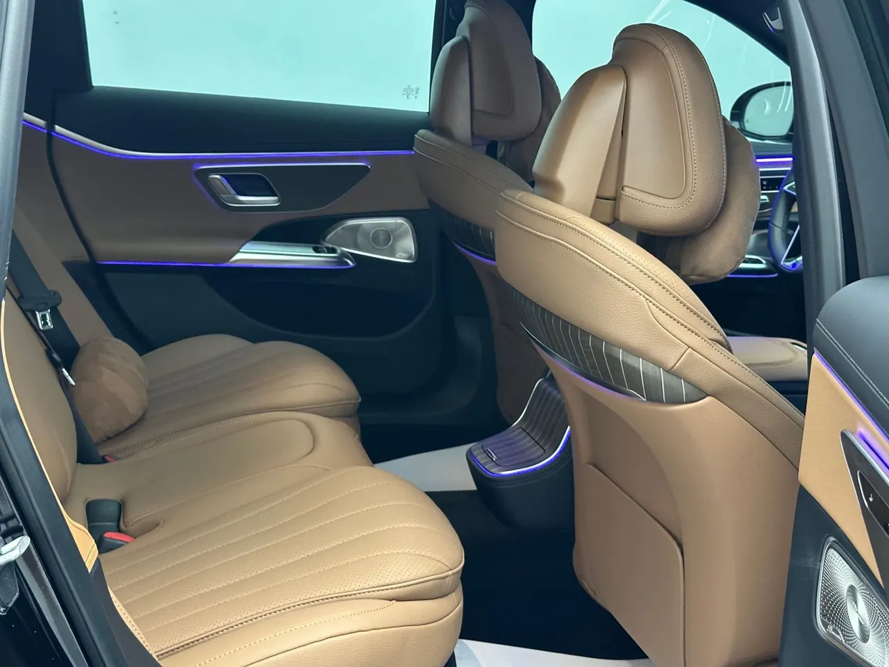 Mercedes Benz E-Class 2025 model E 300 L 48V 2.0T Luxury Edition Automatic 17