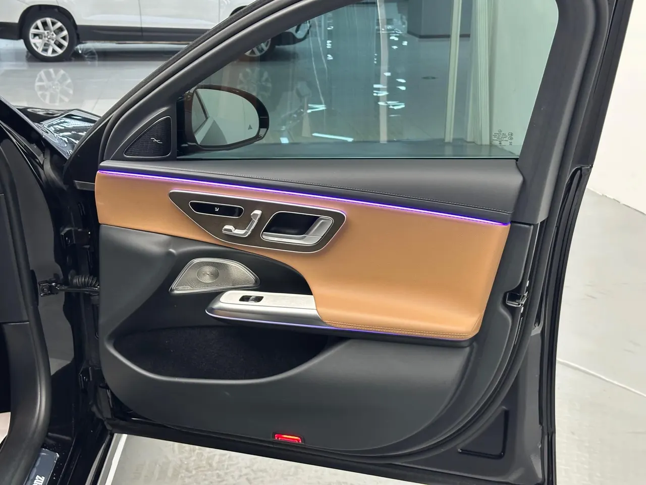 Mercedes Benz E-Class 2025 model E 300 L 48V 2.0T Luxury Edition Automatic 18