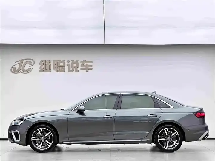 Audi A4L 2020 model 40 TFSI Luxury Dynamic Edition 3