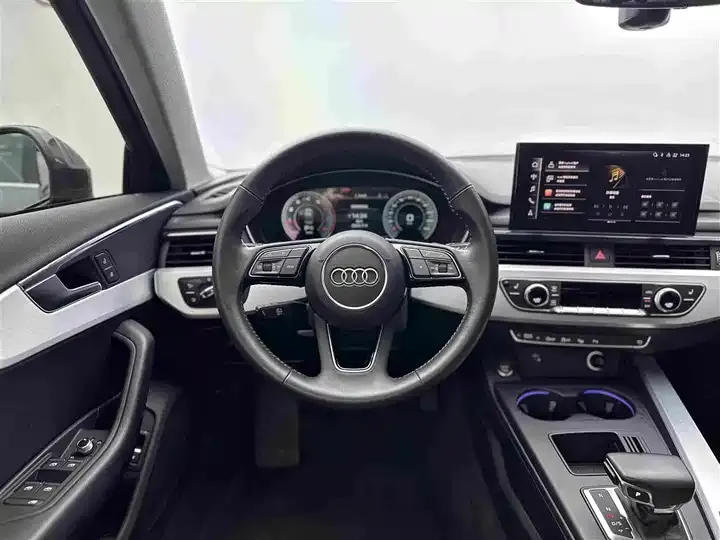 Audi A4L 2020 model 40 TFSI Luxury Dynamic Edition 9