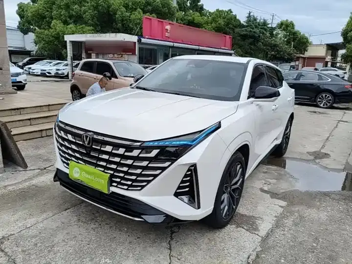 ChangAn UNI-Z 2025 1.5T Luxury Model 2