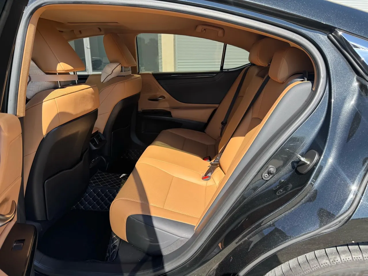 Lexus ES (Imported) 2023 ES200 2.0 Stepless Premium Edition Automatic Gear 5