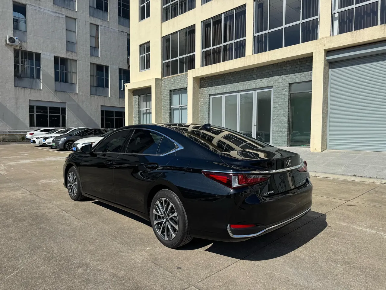 Lexus ES (Imported) 2023 ES200 2.0 Stepless Premium Edition Automatic Gear 7