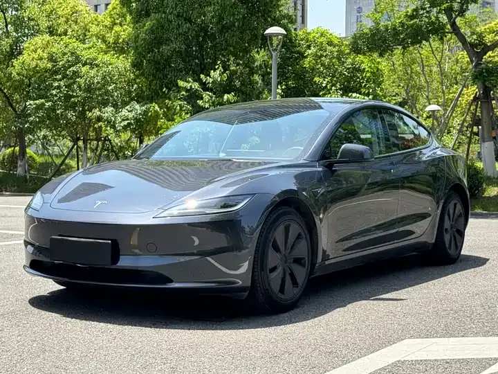 Model 3 2023 rear-wheel drive version - View 1