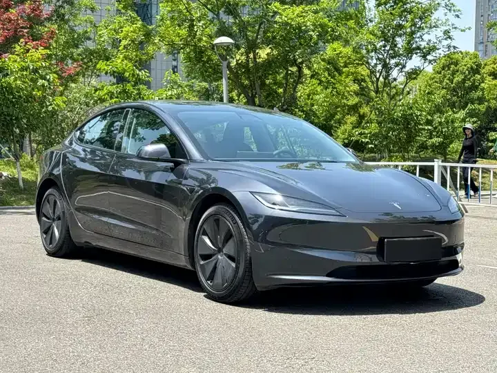 Model 3 2023 rear-wheel drive version 3
