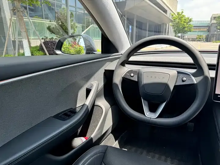 Model 3 2023 rear-wheel drive version 6