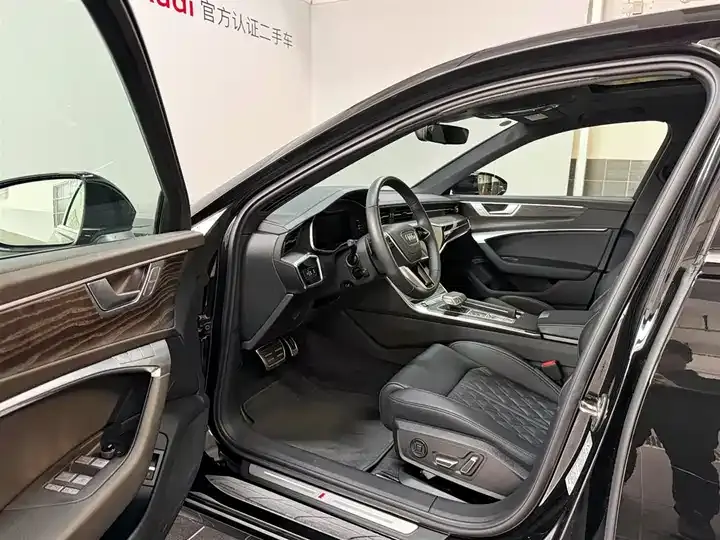 Audi A6L 2025 45 TFSI quattro Selected Dynamic Type 7
