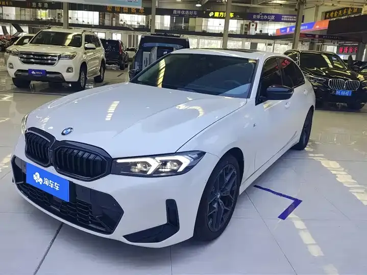 BMW 3 Series 2025 330Li Exclusive M Sports Obsidian Night Suit - View 1