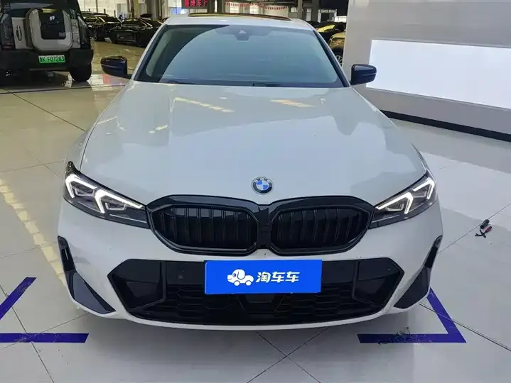 BMW 3 Series 2025 330Li Exclusive M Sports Obsidian Night Suit 2