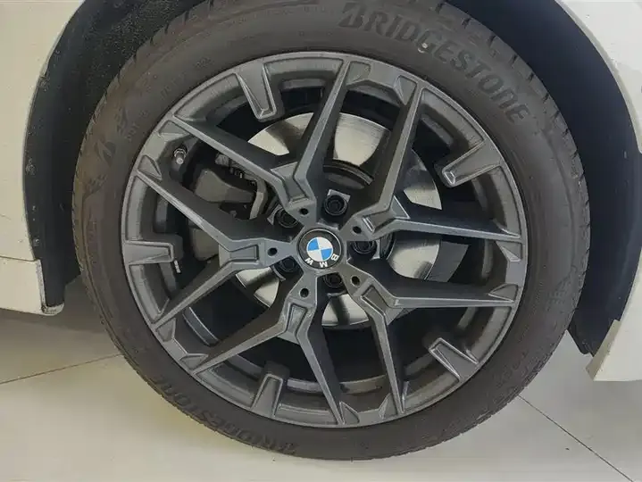 BMW 3 Series 2025 330Li Exclusive M Sports Obsidian Night Suit 6
