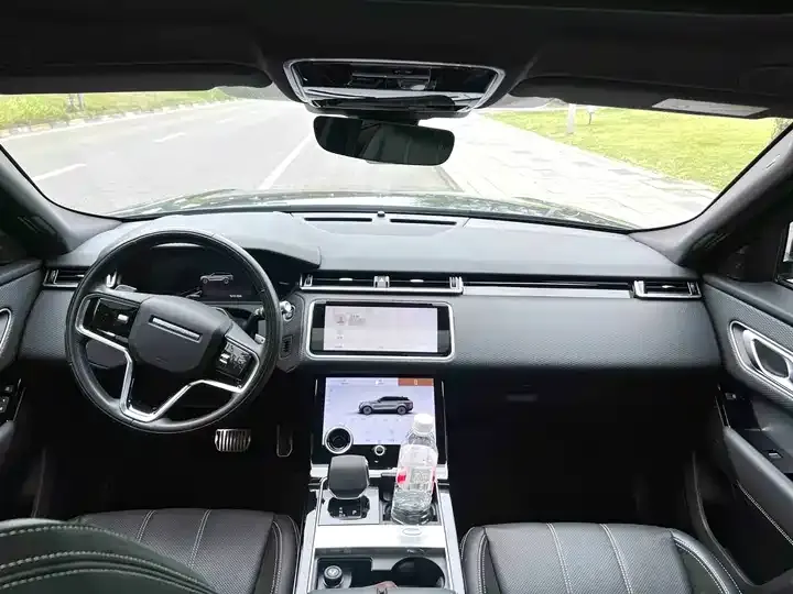 Range Rover Star Vein 2021 P250 Studded Black Collector's Edition 4