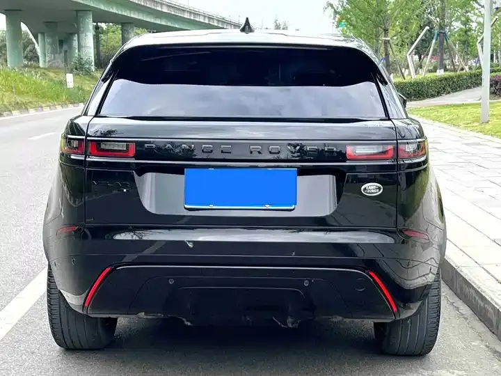 Range Rover Star Vein 2021 P250 Studded Black Collector's Edition 8