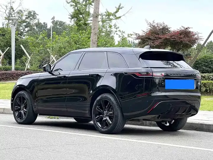 Range Rover Star Vein 2021 P250 Studded Black Collector's Edition 9