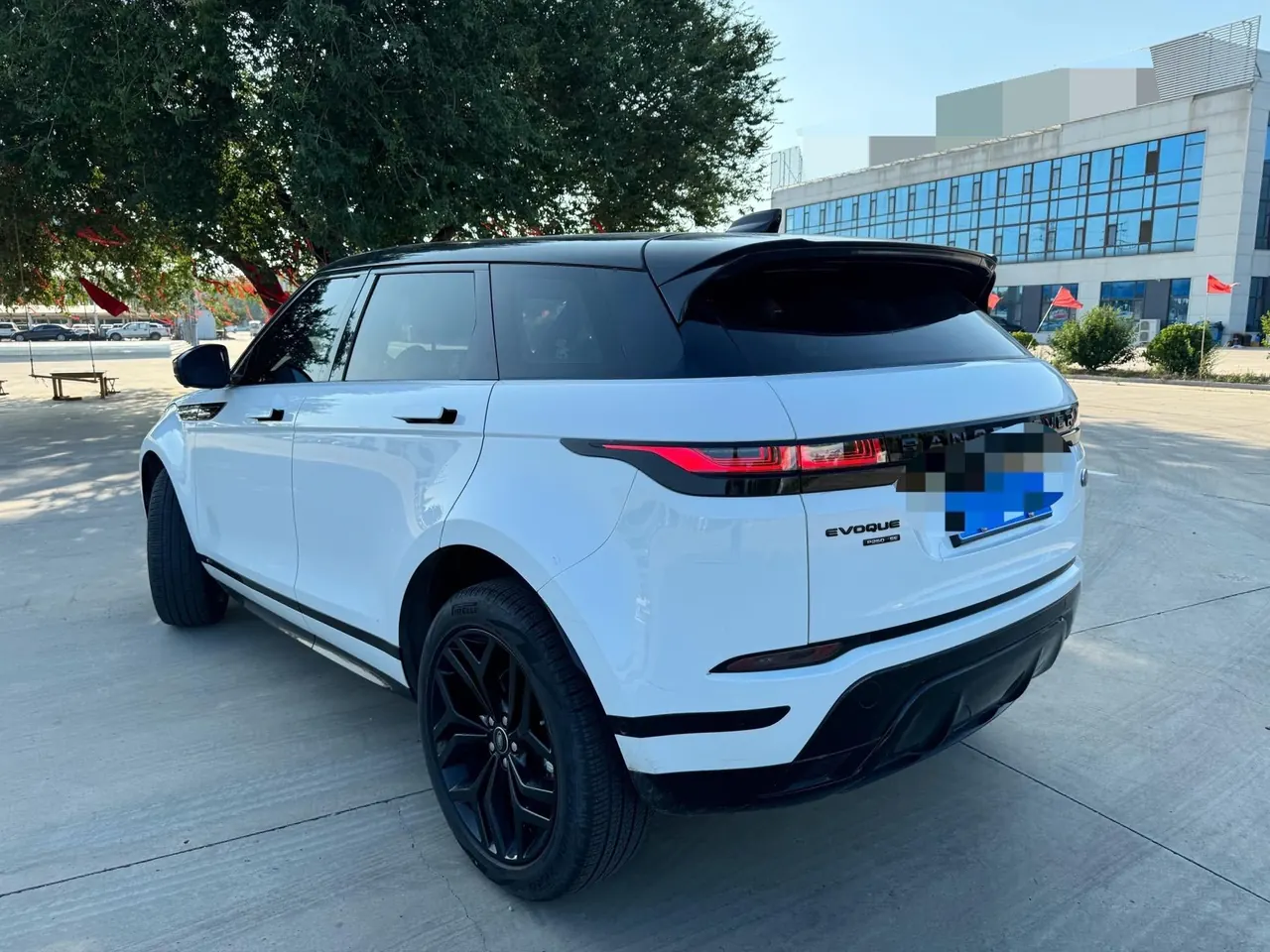 Land Rover 2021 evoque 48V 2.0T 249PS R-DYNAMIC s obsidian black sports version automatic gear 6