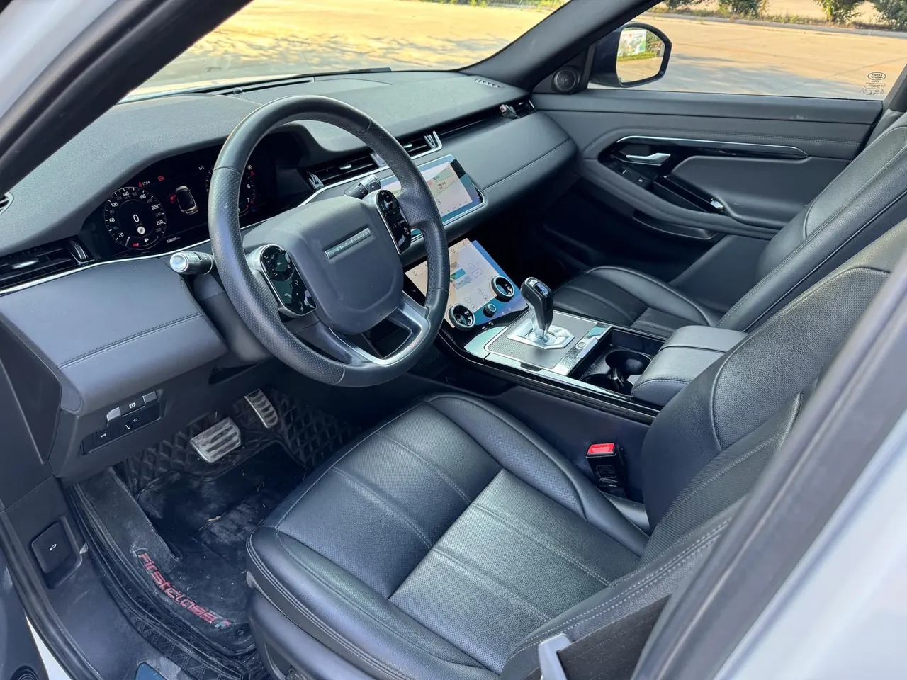 Land Rover 2021 evoque 48V 2.0T 249PS R-DYNAMIC s obsidian black sports version automatic gear 7