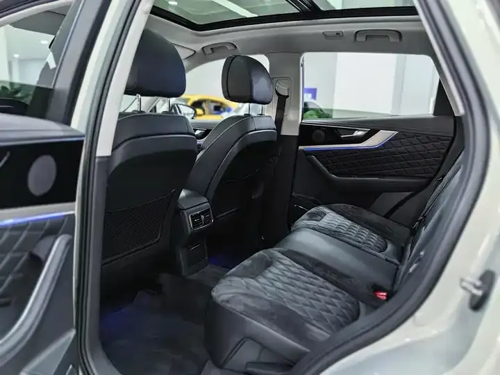 HongQi HS5 2022 2.0T Smart Flag Enjoy Four-wheel Drive Edition 5