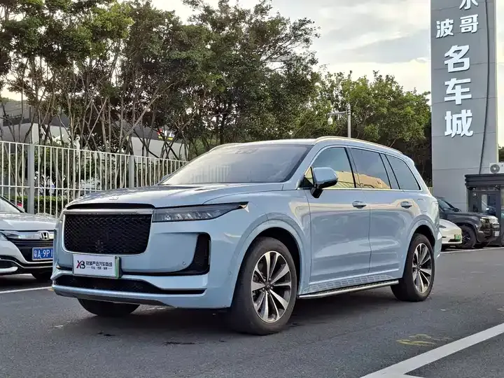 Li ONE 2020 extended 6-seat version - View 1