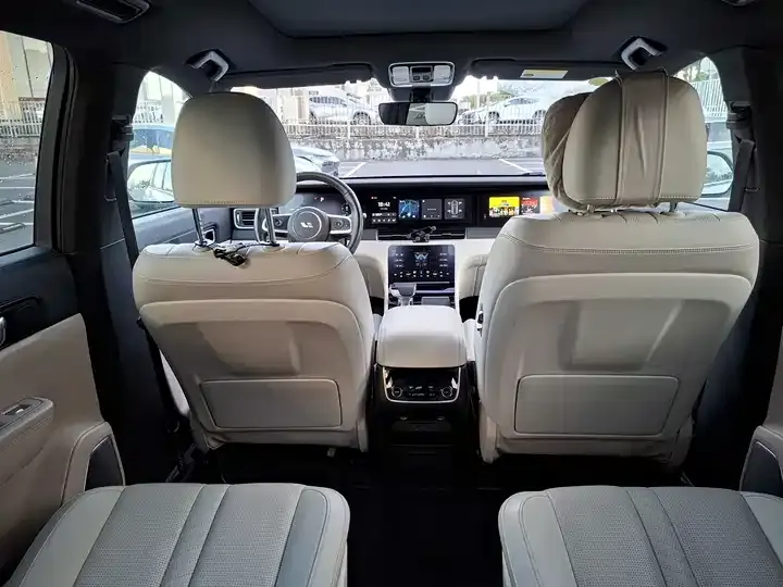 Li ONE 2020 extended 6-seat version 12