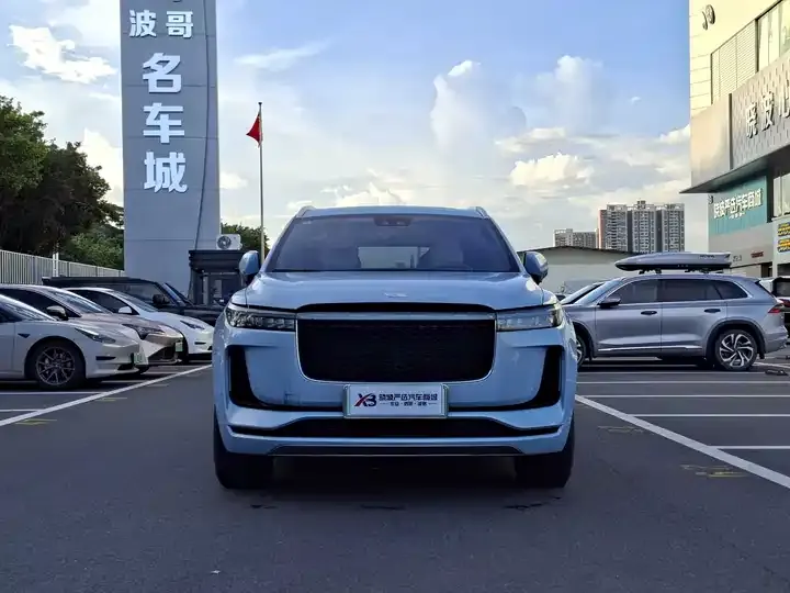 Li ONE 2020 extended 6-seat version 2